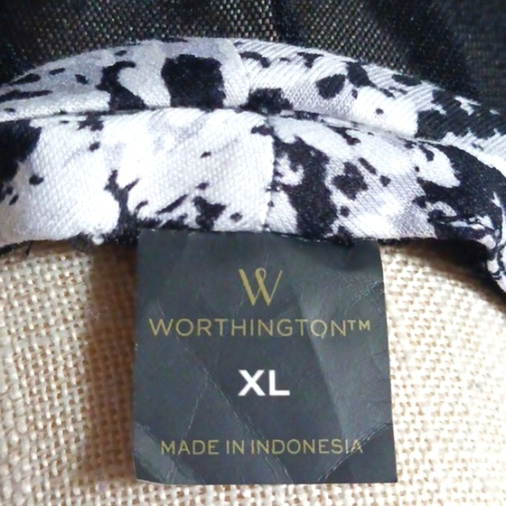 NEW Worthington Black Mesh Python Print Top - Picture 9 of 11